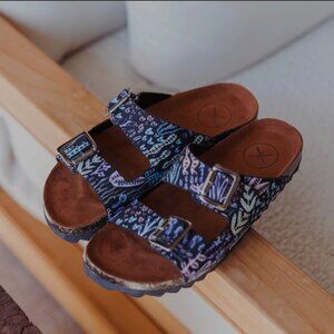 Inkkas Loomi Buckle Slide Sandals Sz 6